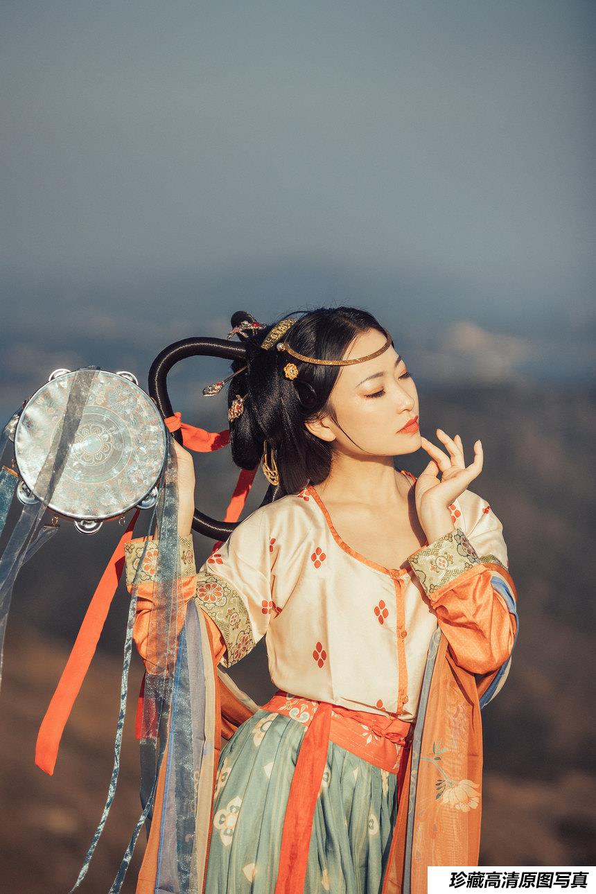 [YITUYU艺图语]2021.10.16 云归处 耳朵[28+1P／583MB]