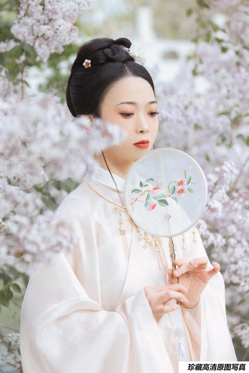 [YITUYU艺图语]2021.10.16 丁香绪 蜡笔小新[23+1P／187MB]