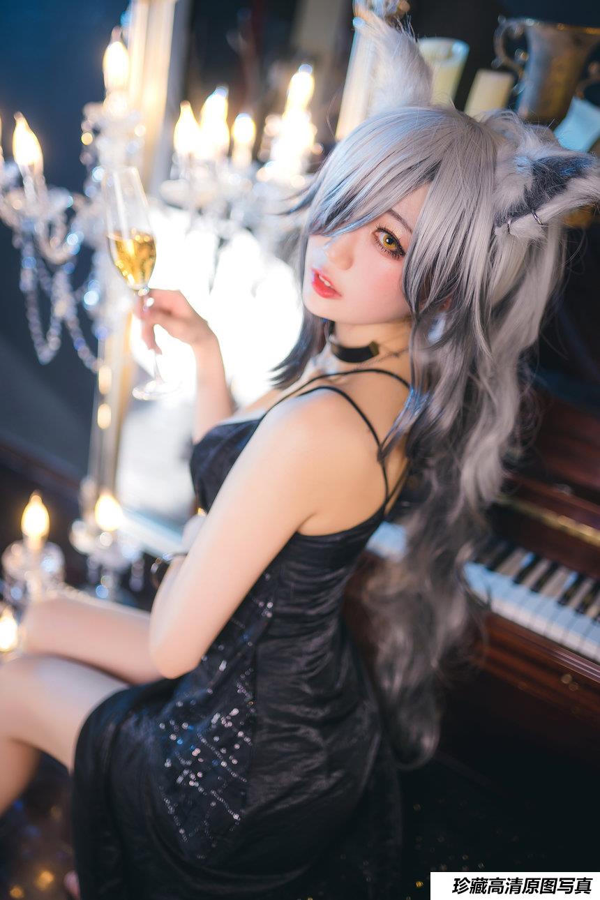 周叽是可爱兔兔 - 礼服[24P／337MB]