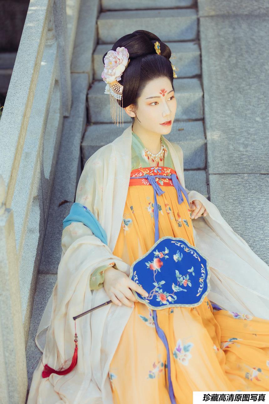 [YITUYU艺图语]2021.10.25 虞美人 筱谖[21+1P／201MB]