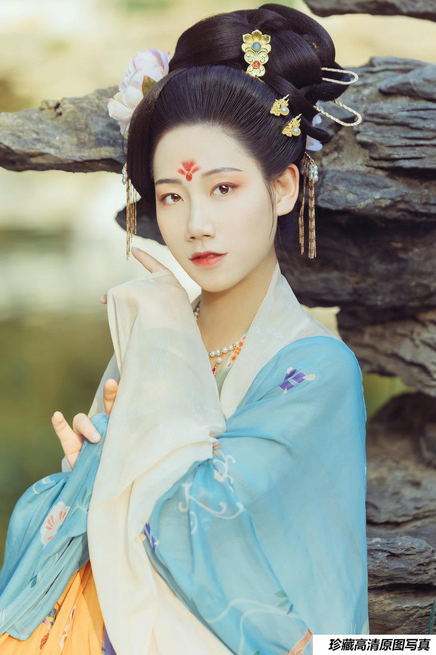 [YITUYU艺图语]2021.10.25 虞美人 筱谖[21+1P／201MB]