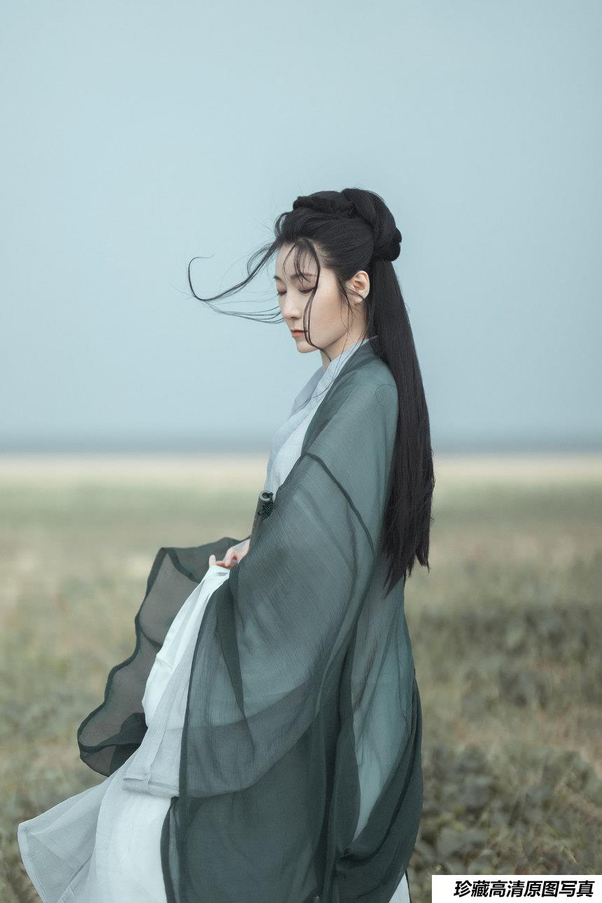 [YITUYU艺图语]2021.10.21 天涯倦客 何佳[25+1P／312MB]