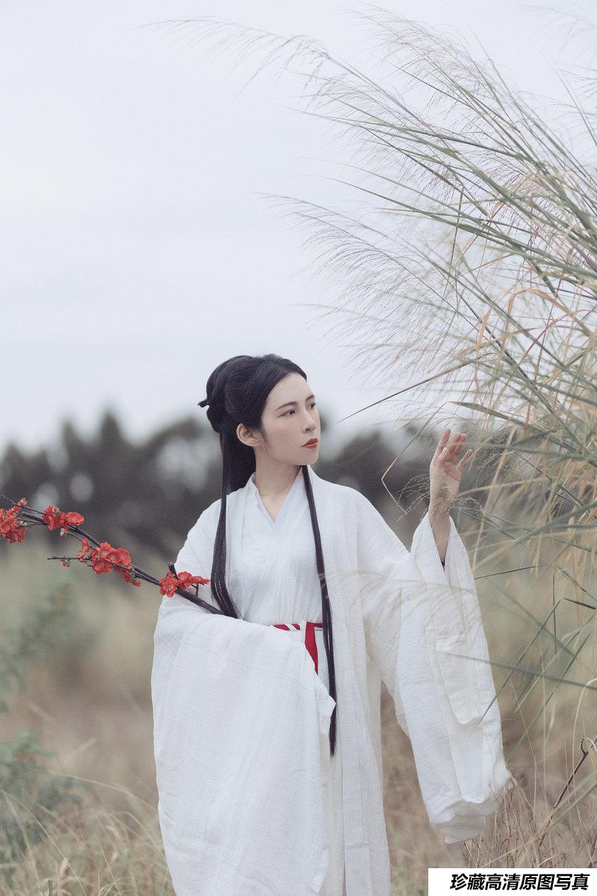 [YITUYU艺图语]2021.10.22 白衣隐 Yiyi[26+1P／572MB]