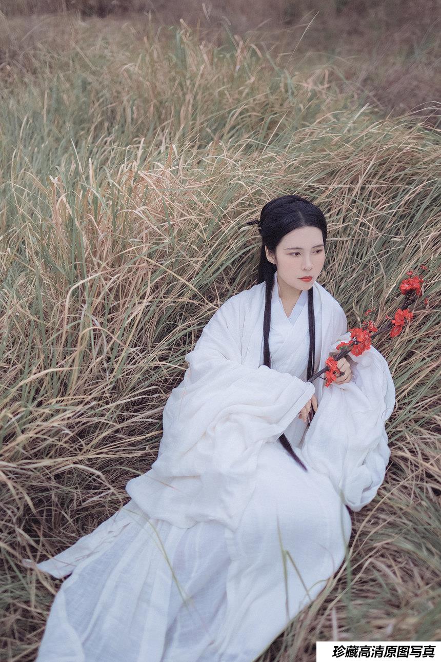 [YITUYU艺图语]2021.10.22 白衣隐 Yiyi[26+1P／572MB]