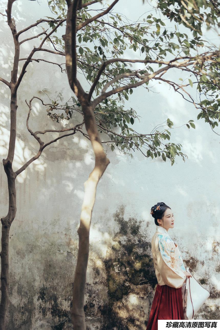 [YITUYU艺图语]2021.10.20 春词 淡蓝色忧伤静流淌[24+1P／313MB]