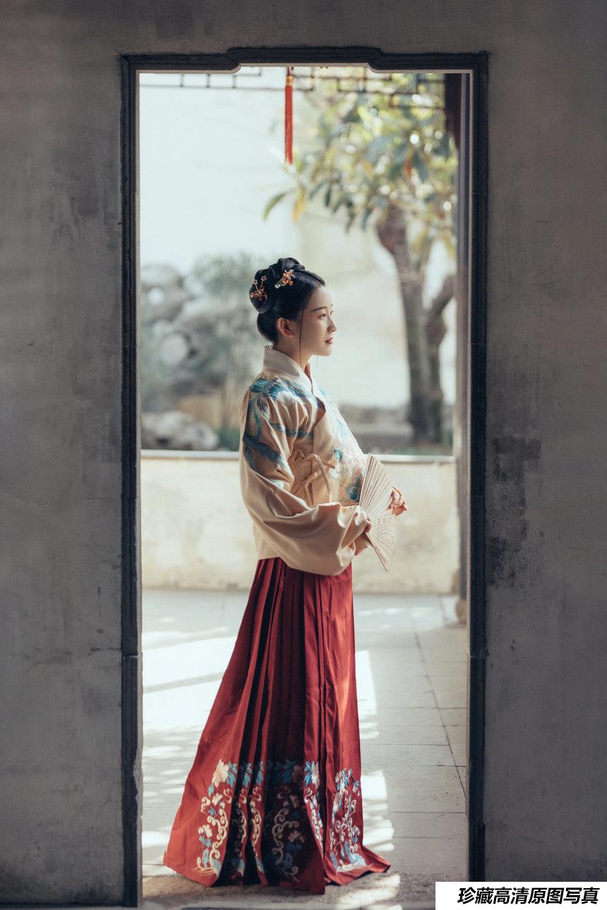 [YITUYU艺图语]2021.10.20 春词 淡蓝色忧伤静流淌[24+1P／313MB]