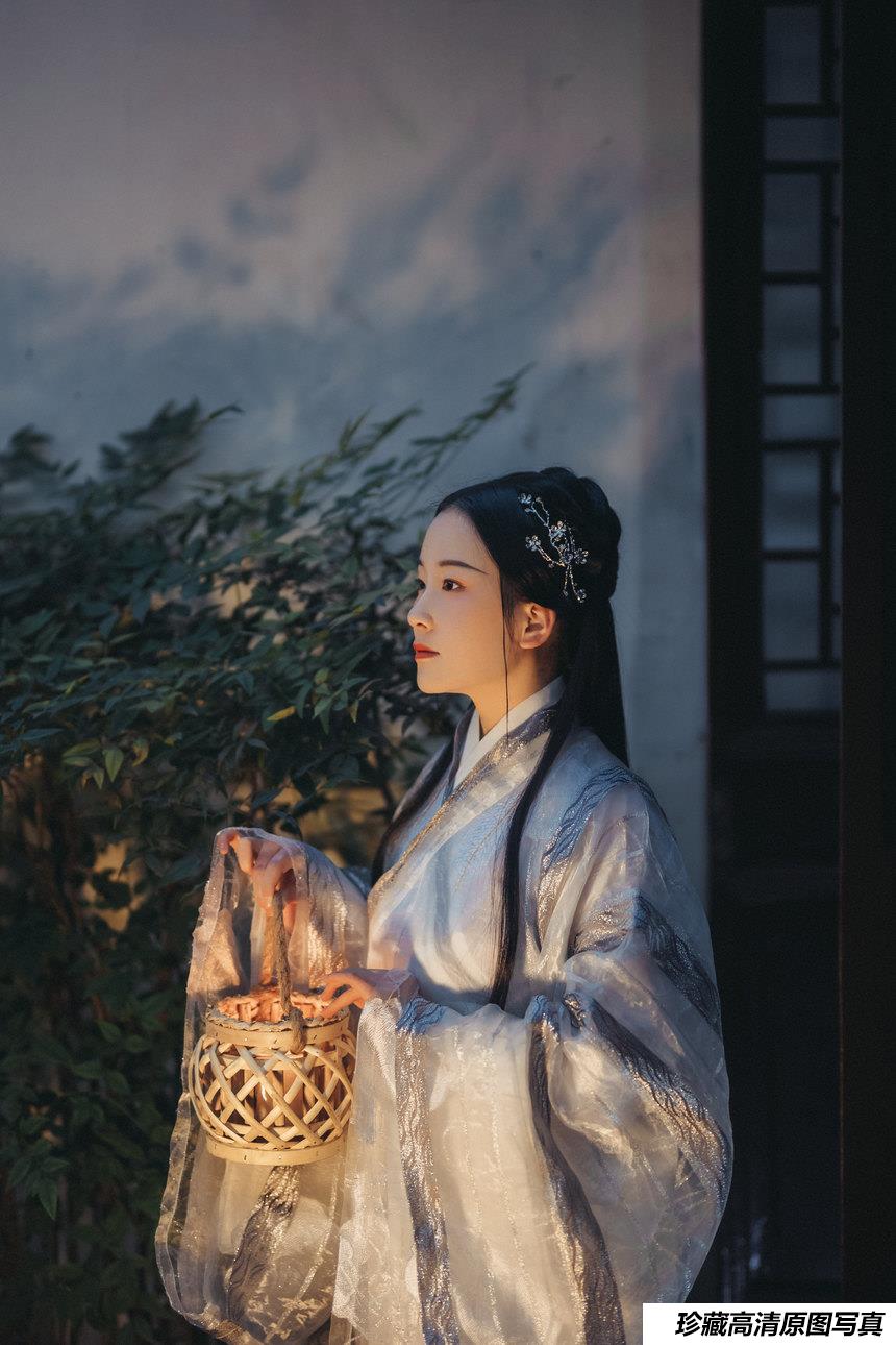 [YITUYU艺图语]2021.10.19 南歌子 淡蓝色忧伤静流淌[26+1P／403MB]