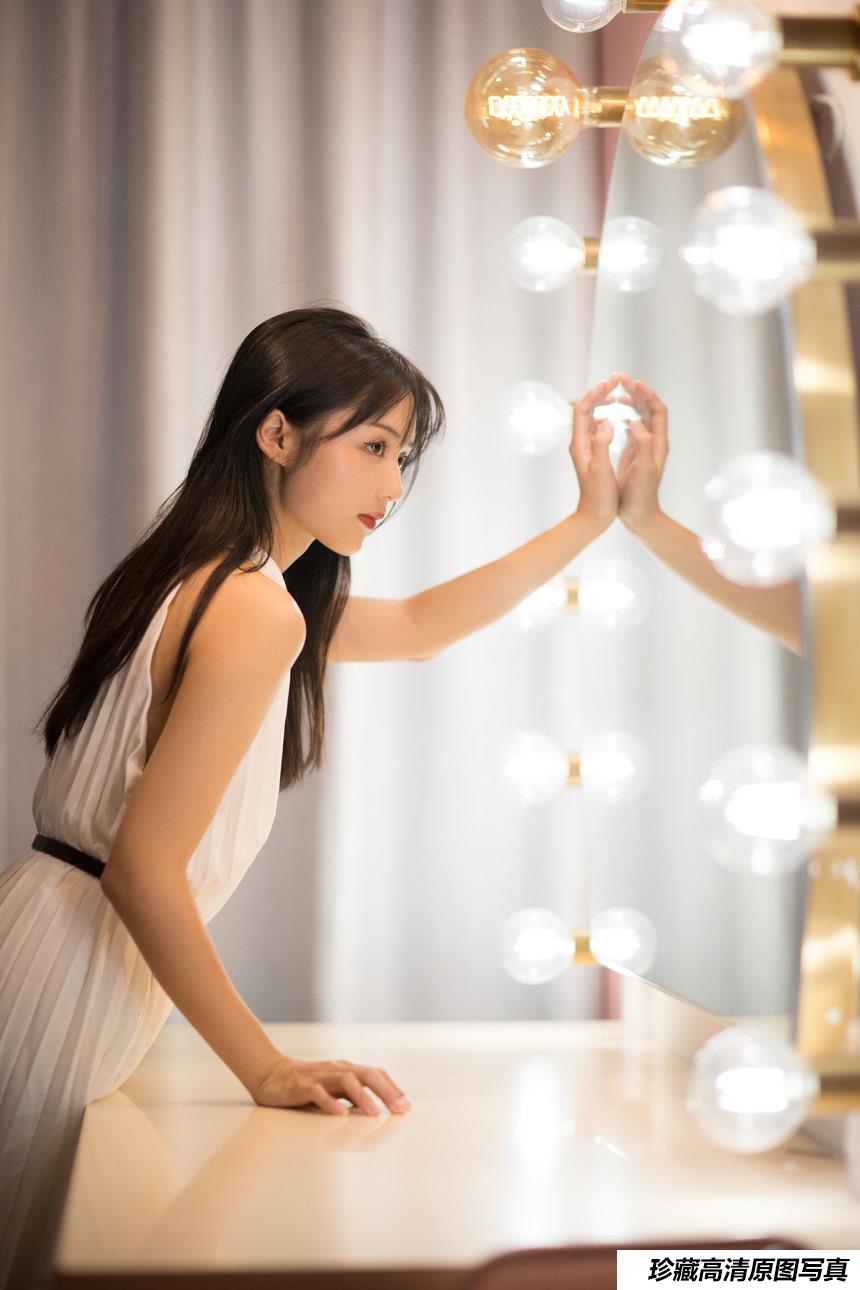 [YITUYU艺图语]2021.11.04 白色连衣裙 雨文[21+1P／283MB]