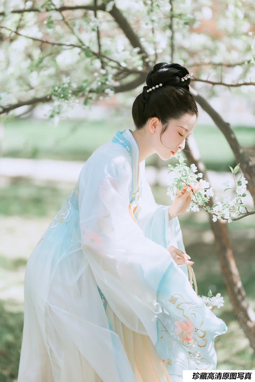 [YITUYU艺图语]2021.10.30 花朝 Simple[21+1P／283MB]