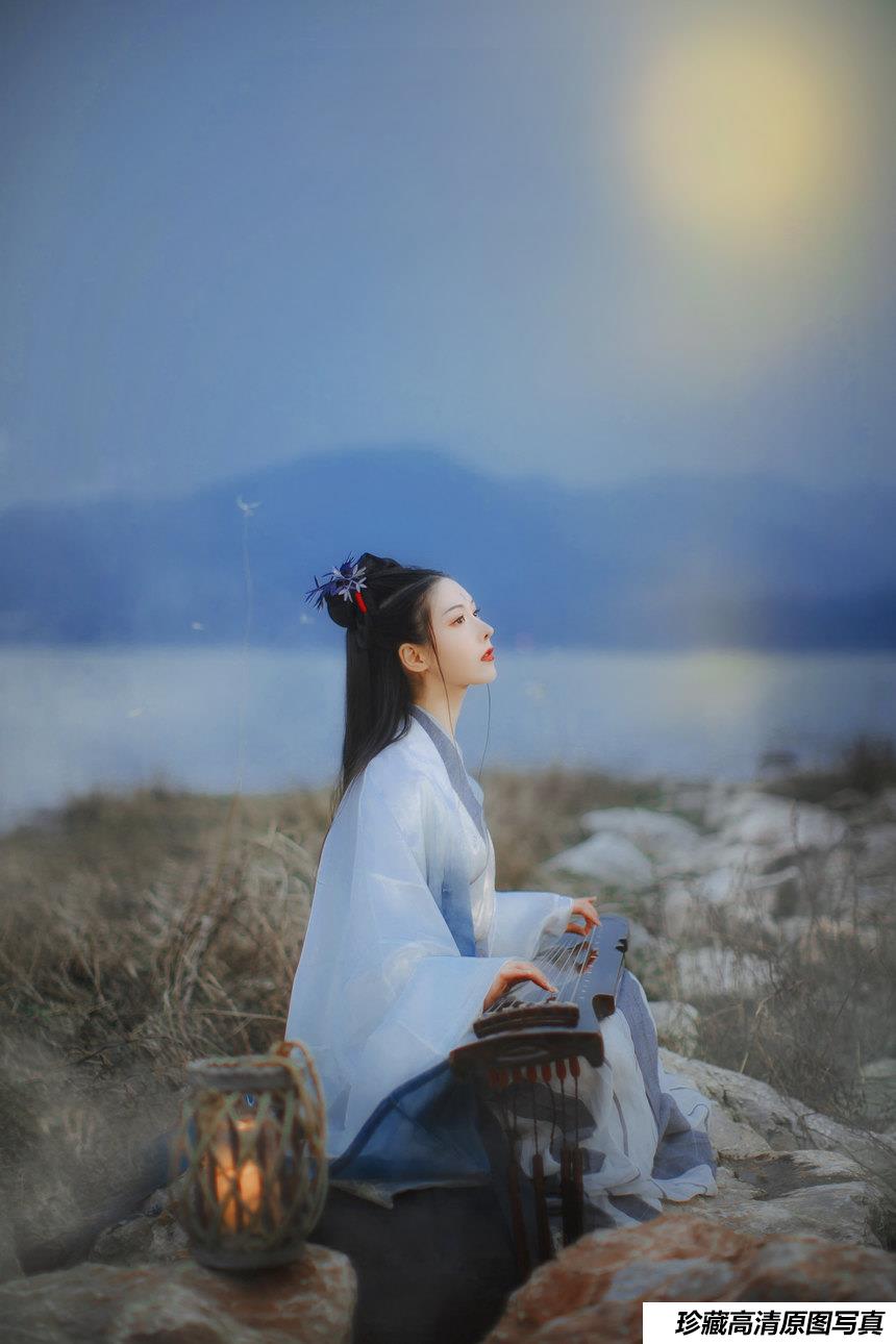 [YITUYU艺图语]2021.10.28 海底月 葵花花花儿[19+1P／93MB]