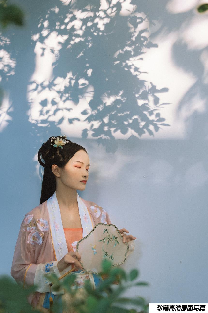 [YITUYU艺图语]2021.10.26 千万绪 清酒[21+1P／252MB]