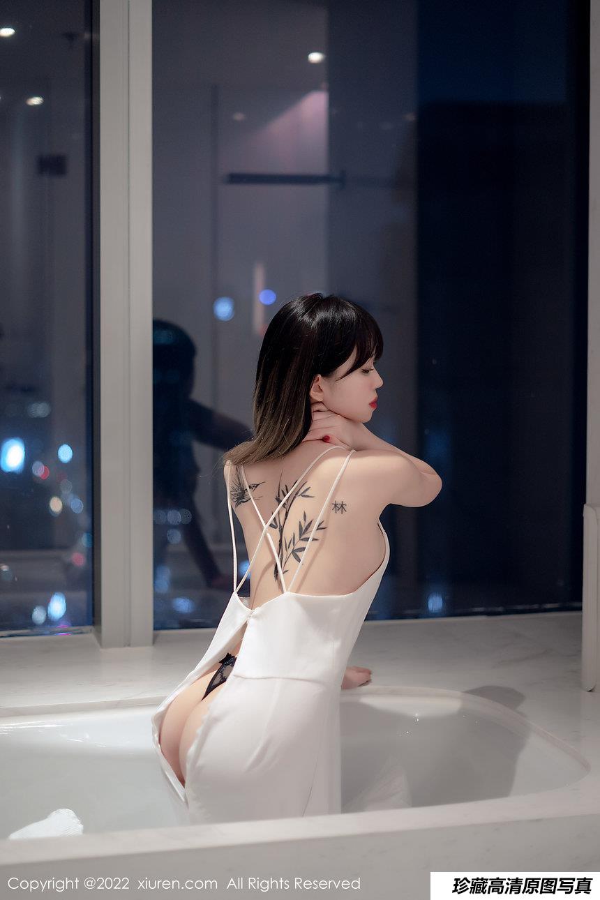 [XiuRen秀人网] 2022.02.21 No.4611 奶瓶. [55+1P]