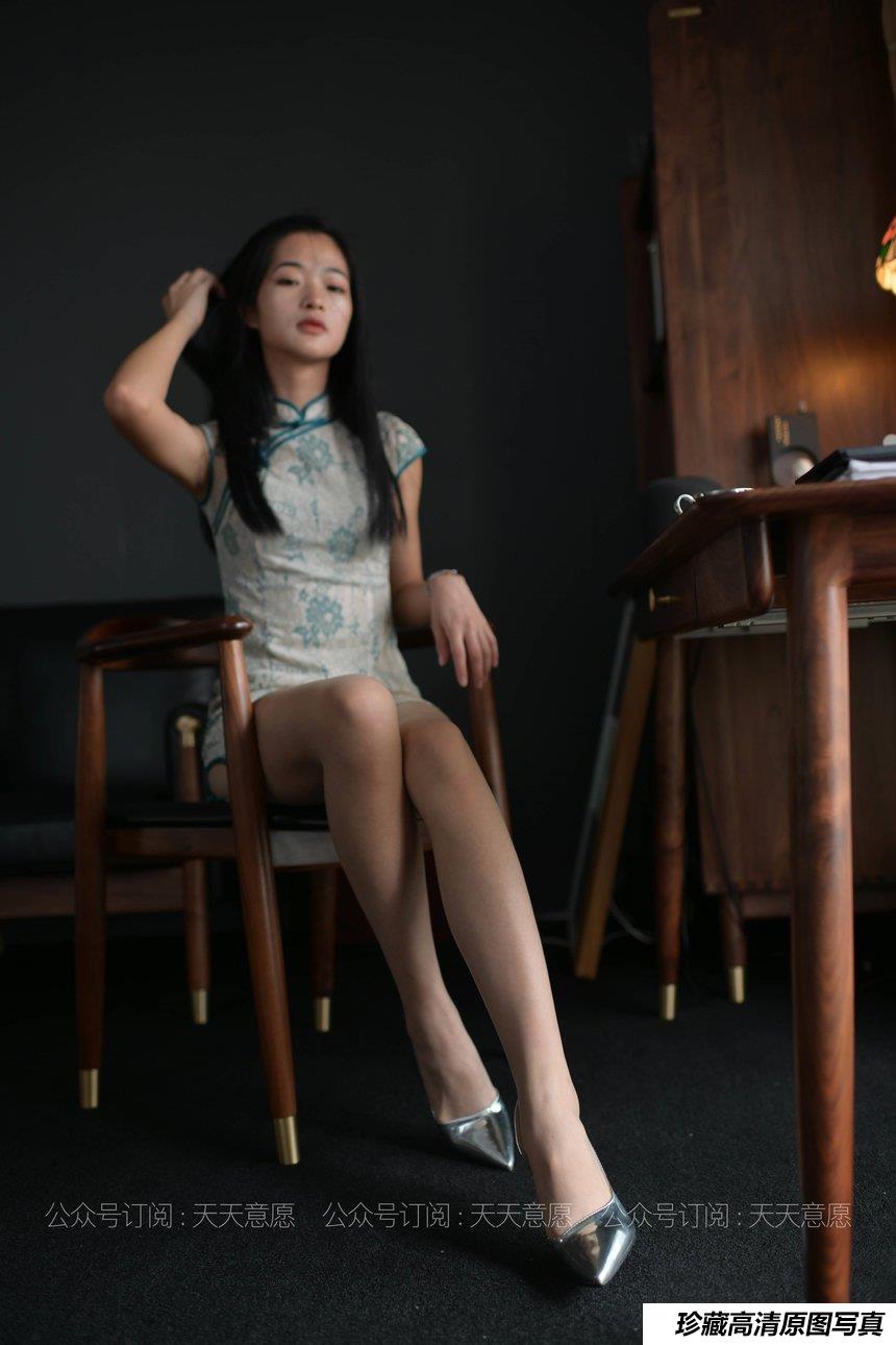 [IESS异思趣向] 2021.04.25 丝享家788：宁宁《爱看书的旗袍美女》[77P／83.2MB]