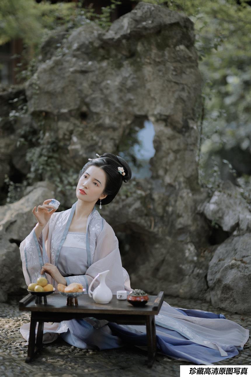 [YITUYU艺图语]2021.11.13 秋日闲情 一只阿梦崽[34+1P／220MB]