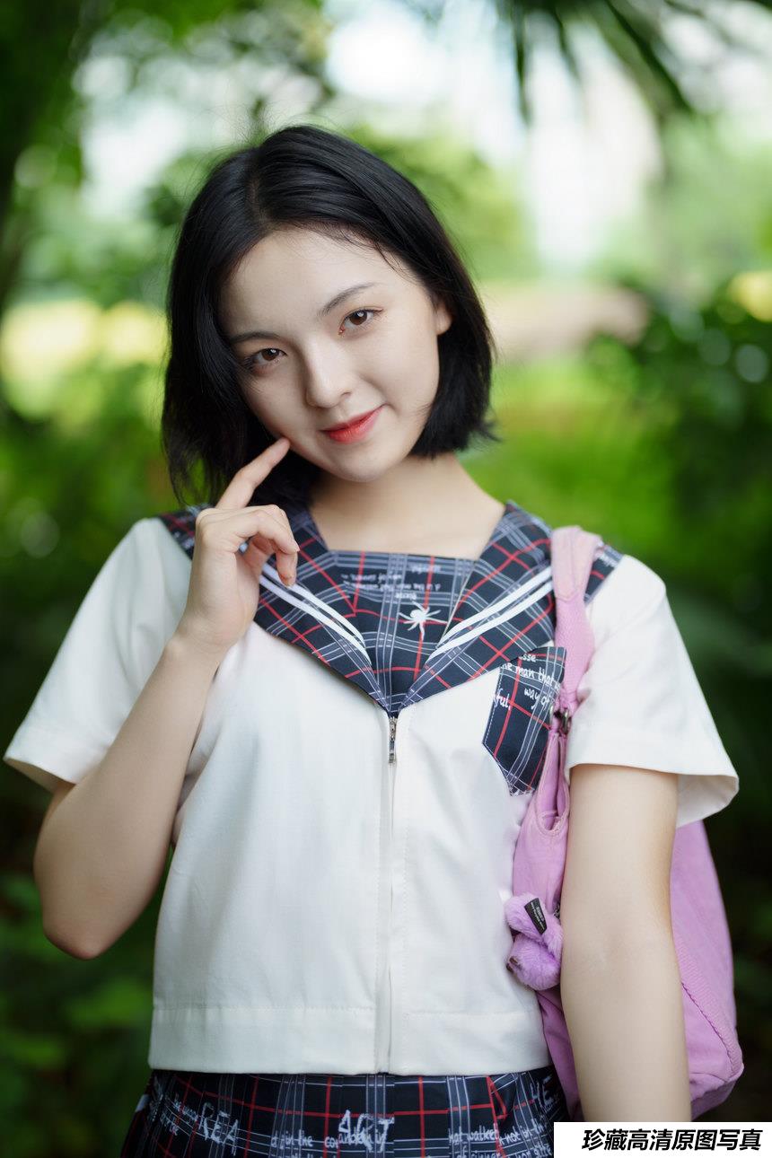 [YITUYU艺图语]2021.11.12 花田里的JK少女 dudu[50+1P／0.98GB]