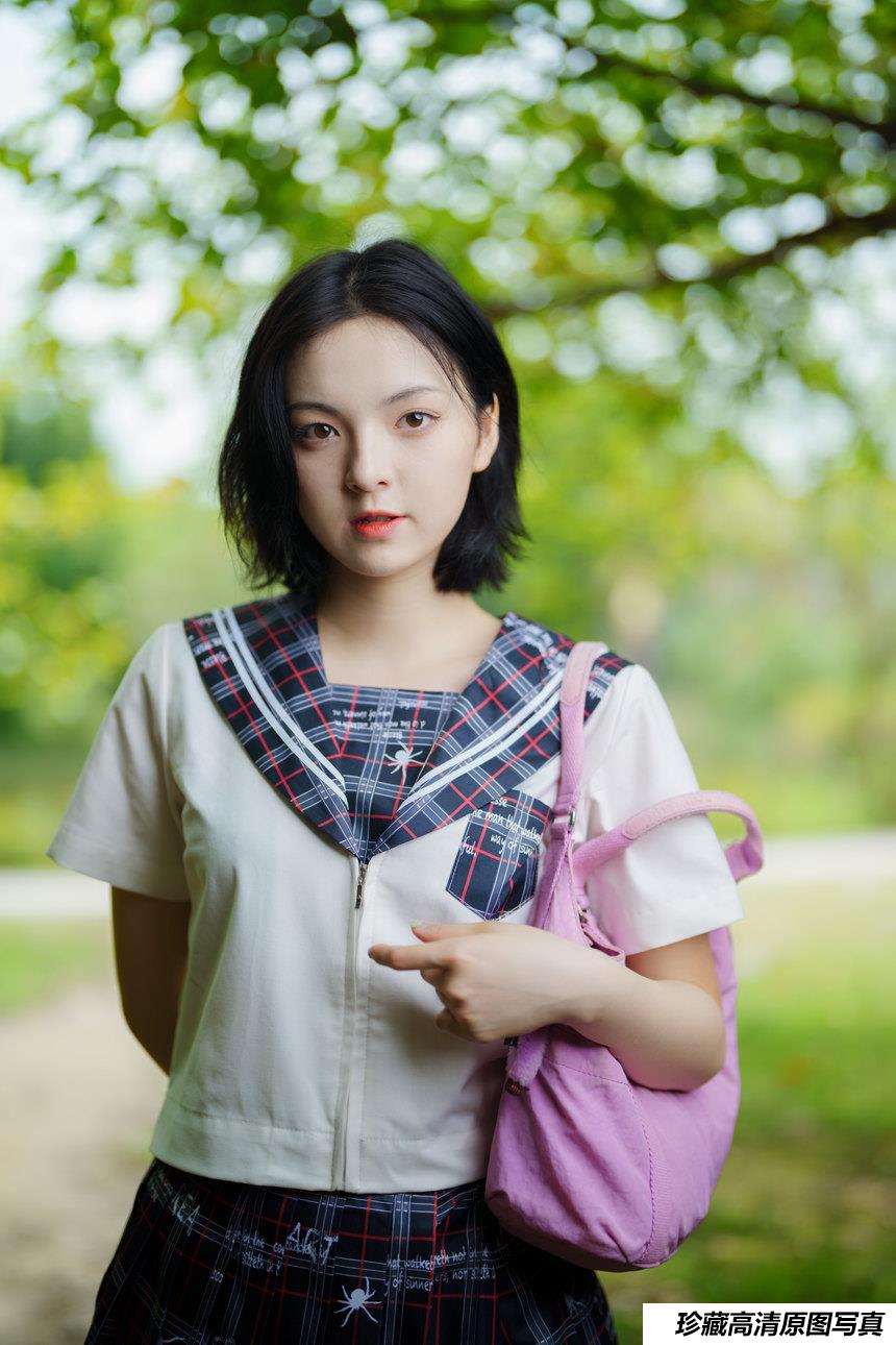 [YITUYU艺图语]2021.11.12 花田里的JK少女 dudu[50+1P／0.98GB]