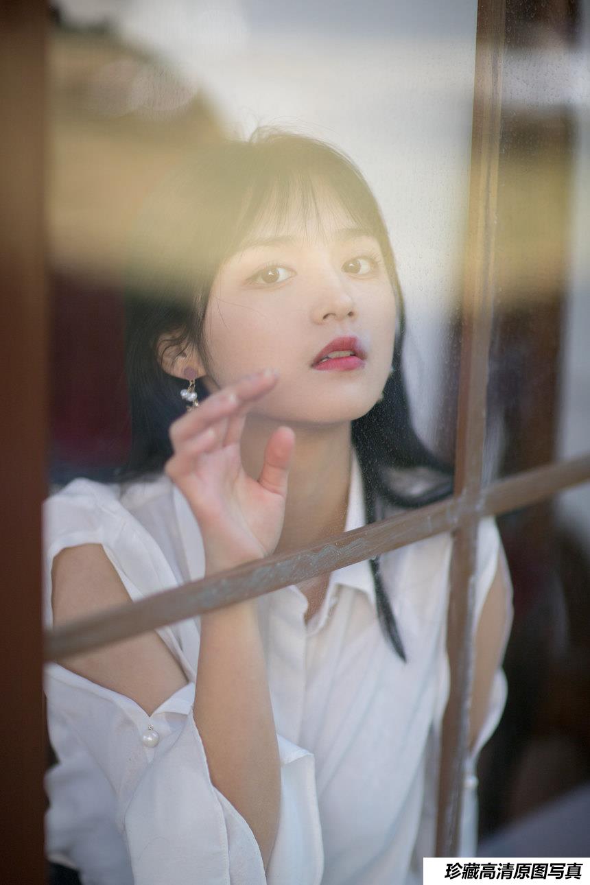 [YITUYU艺图语]2021.11.11 窗外 雨文[21+1P／339MB]