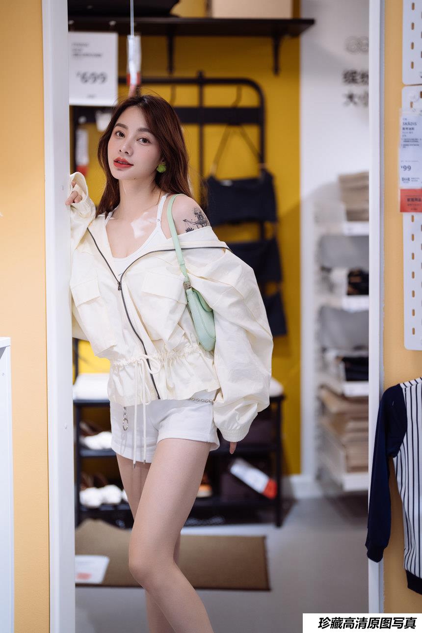 [YITUYU艺图语]2021.11.10 添置新家 姝雯同学[48+1P／916MB]