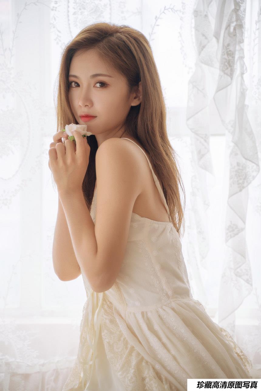 [YITUYU艺图语]2021.11.08 白裙少女 素素[24+1P／292MB]