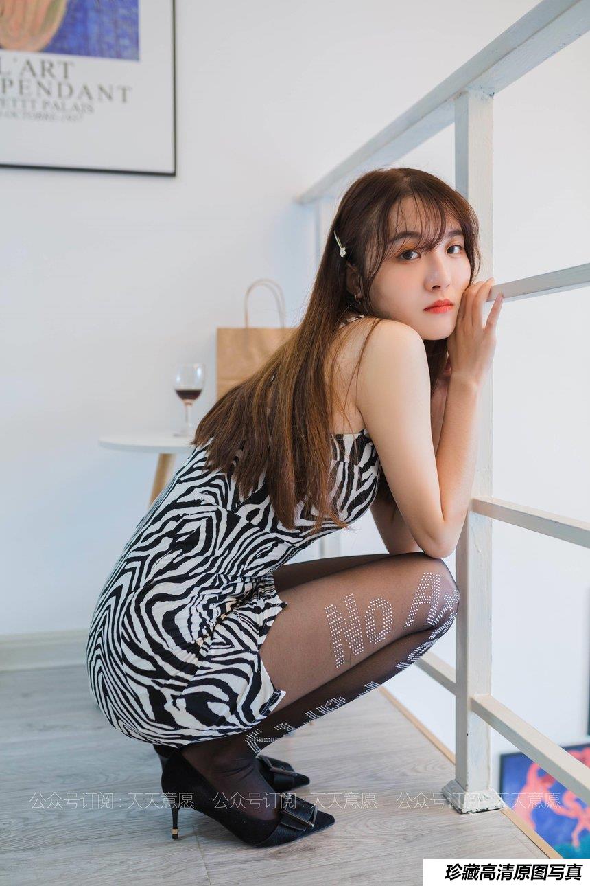 [IESS异思趣向] 2021.04.23 丝享家787：婉萍《会闪光的字母》[90P／98.5MB]