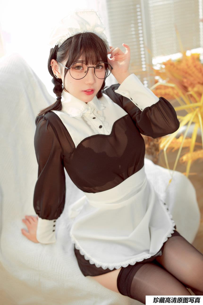 周叽是可爱兔兔 - 眼镜女仆 [36P3V-525MB]