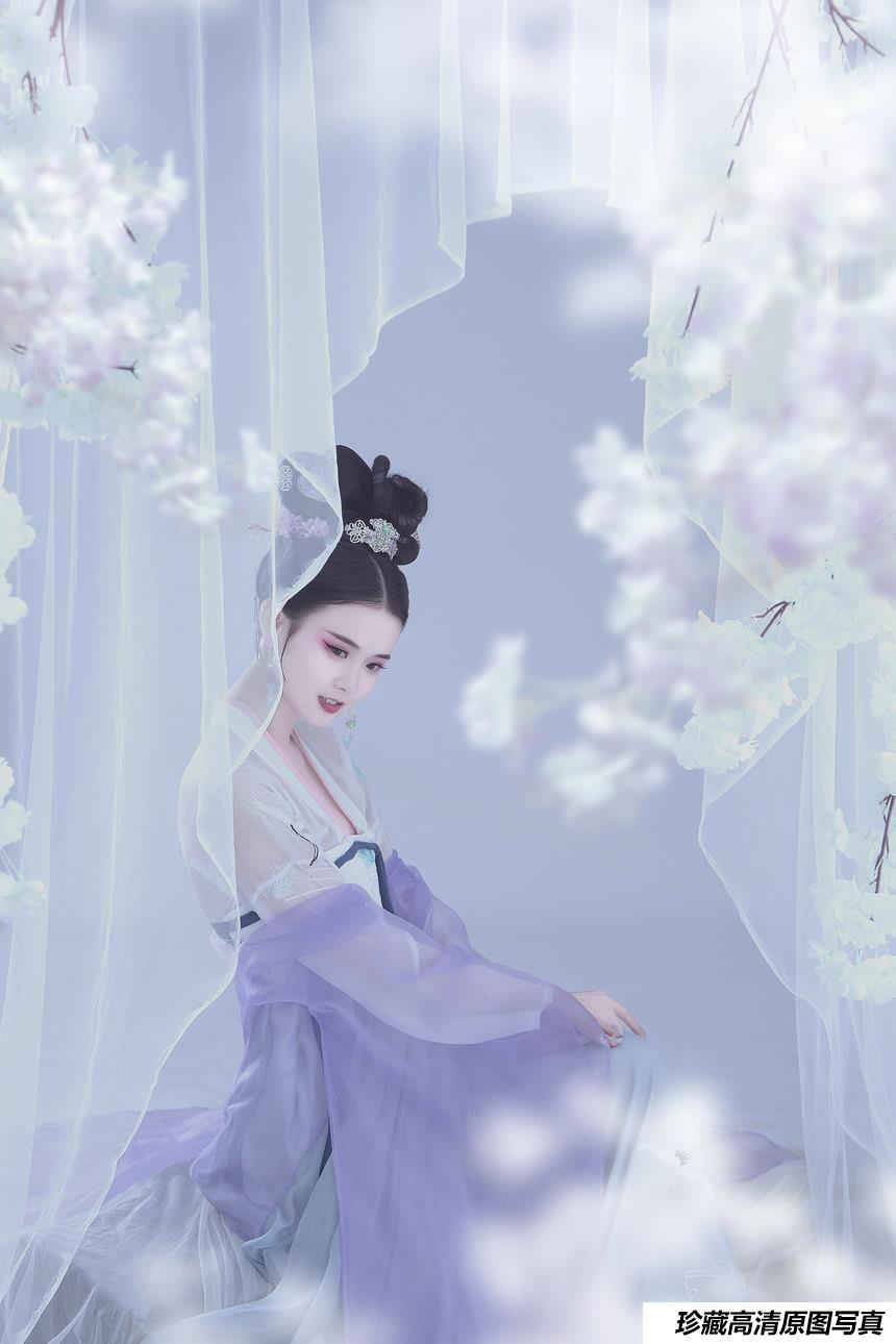 [YITUYU艺图语]2021.12.13 绣幕芙蓉 娜宝[21+1P／242MB]