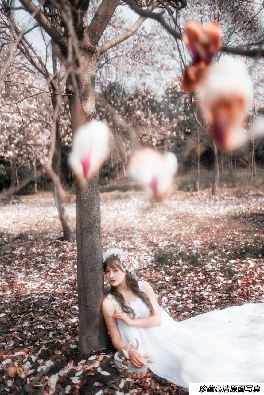 [YITUYU艺图语]2021.12.14 白玉兰 走路带风[24+1P／395MB]