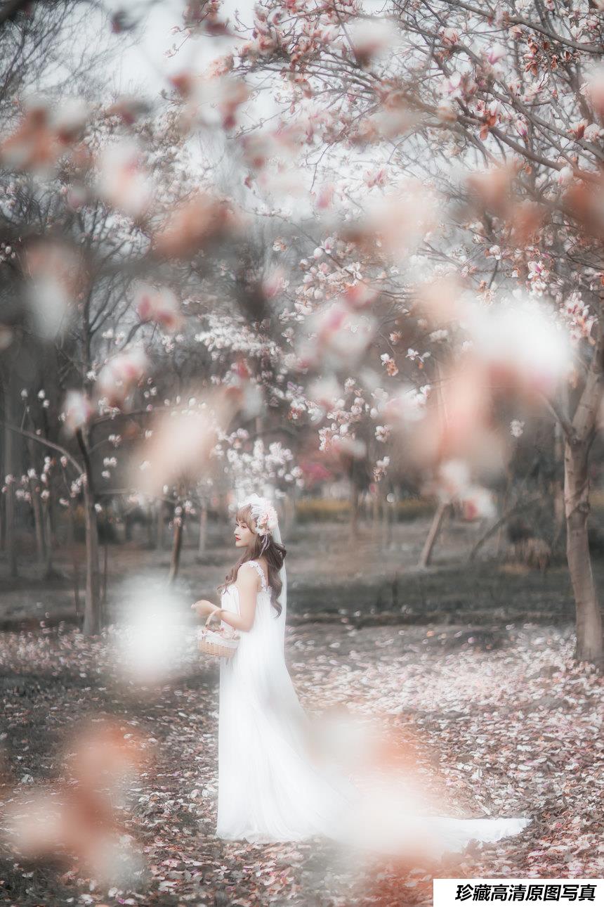 [YITUYU艺图语]2021.12.14 白玉兰 走路带风[24+1P／395MB]