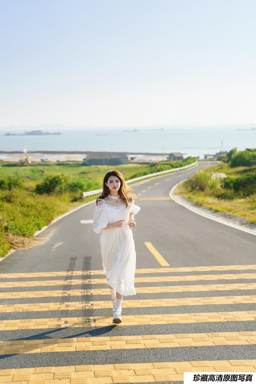 [YITUYU艺图语]2021.12.02 与海为邻 滕静[50+1P／994MB]