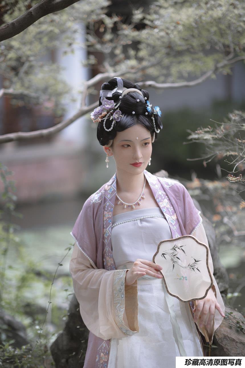 [YITUYU艺图语]2021.11.26 故人未归 7TSUBAKI七椿[29+1P／223MB]