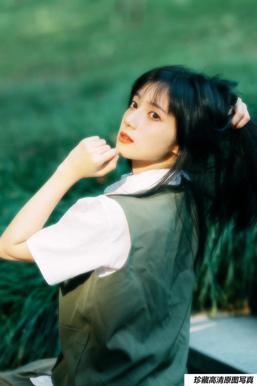 [YITUYU艺图语]2021.11.26 绿色心情 月半了吧[24+1P／477MB]