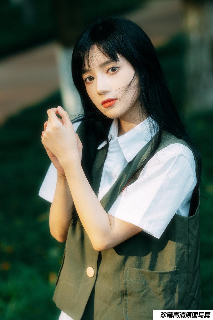 [YITUYU艺图语]2021.11.26 绿色心情 月半了吧[24+1P／477MB]