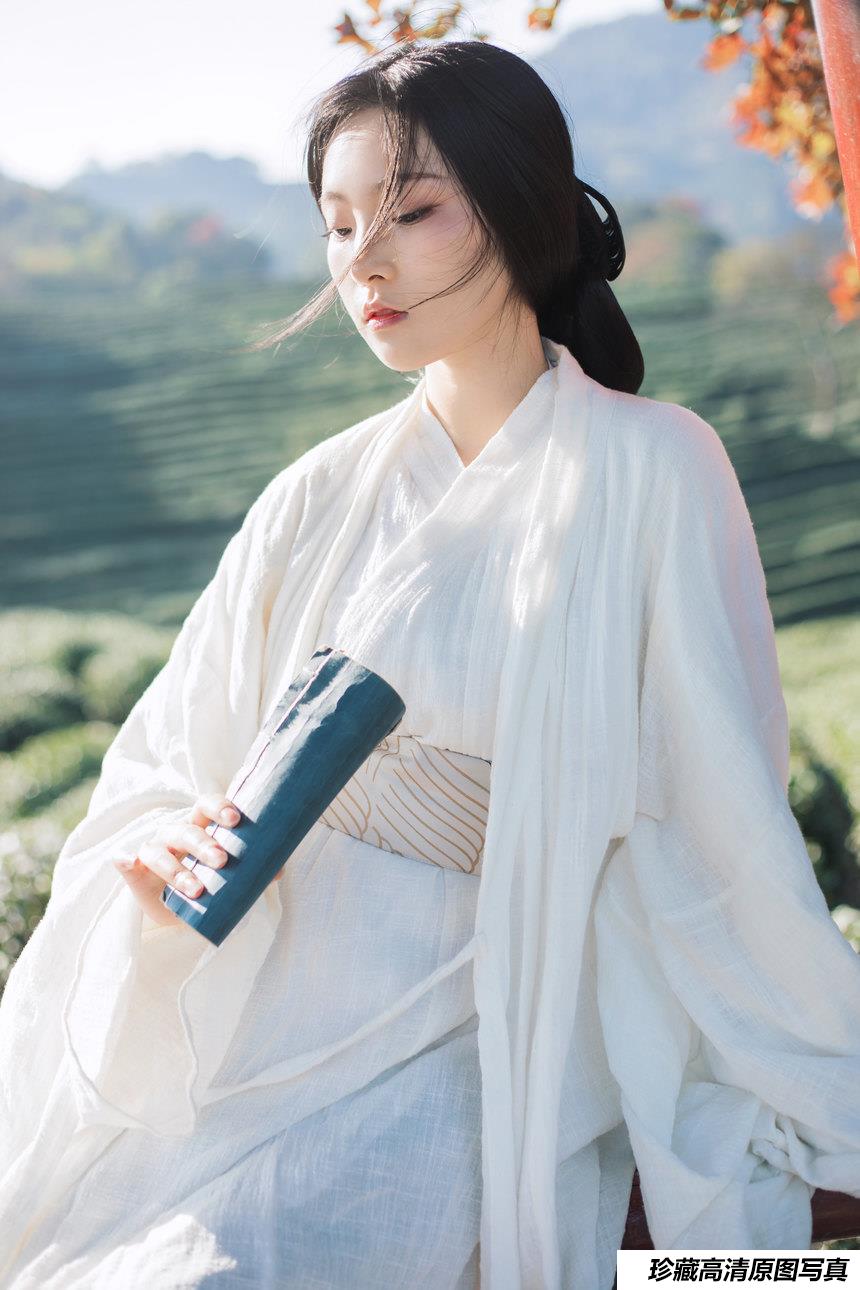 [YITUYU艺图语]2021.11.25 若初 一个白鹿[19+1P／356MB]