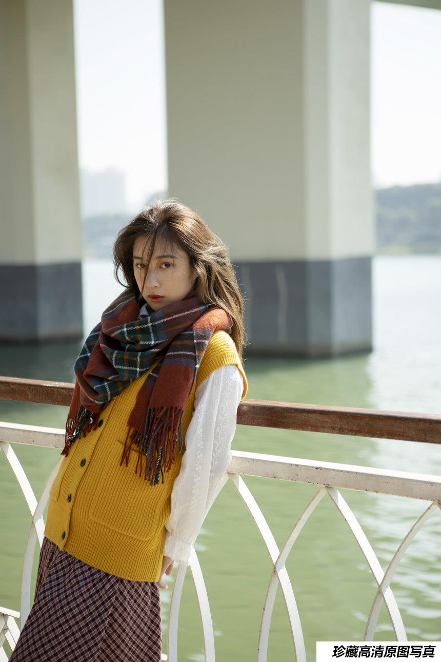 [YITUYU艺图语]2021.12.22 洋紫荆 小鲤[26+1P／351MB]