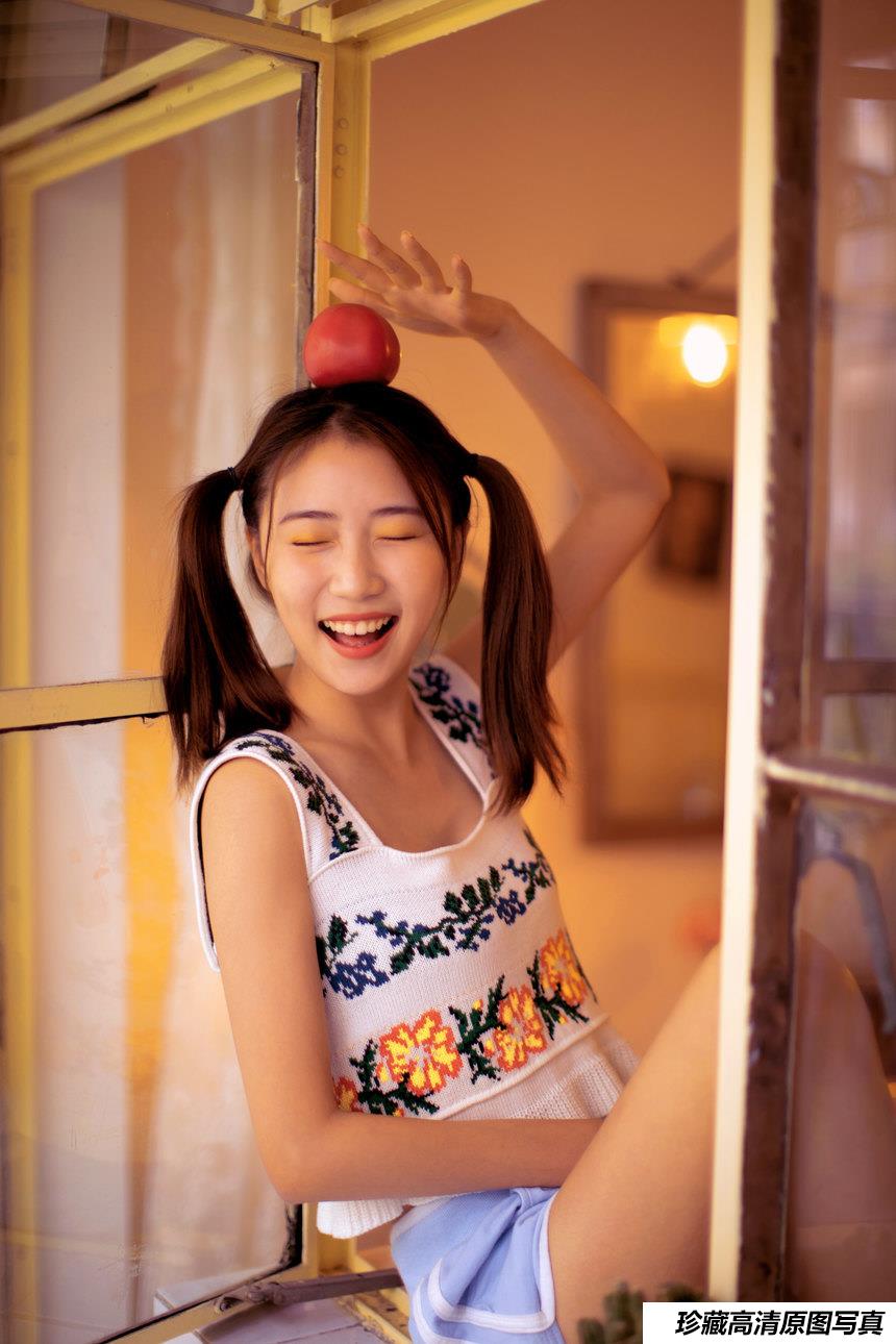 [YITUYU艺图语]2021.12.21 夏日集 楼楼[26+1P／516MB]