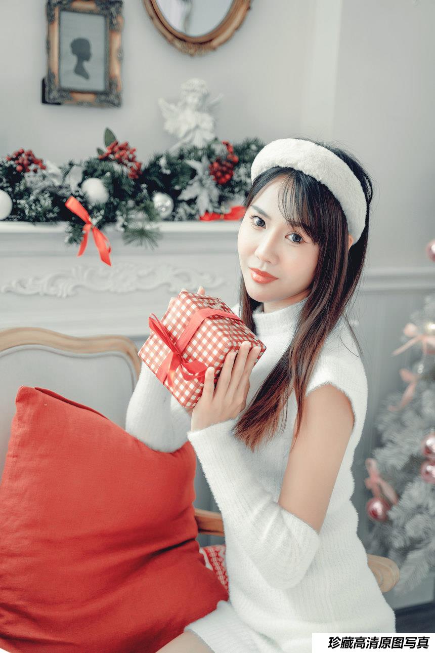 [YITUYU艺图语]2021.12.21 圣诞少女 lin[41+1P／446MB]