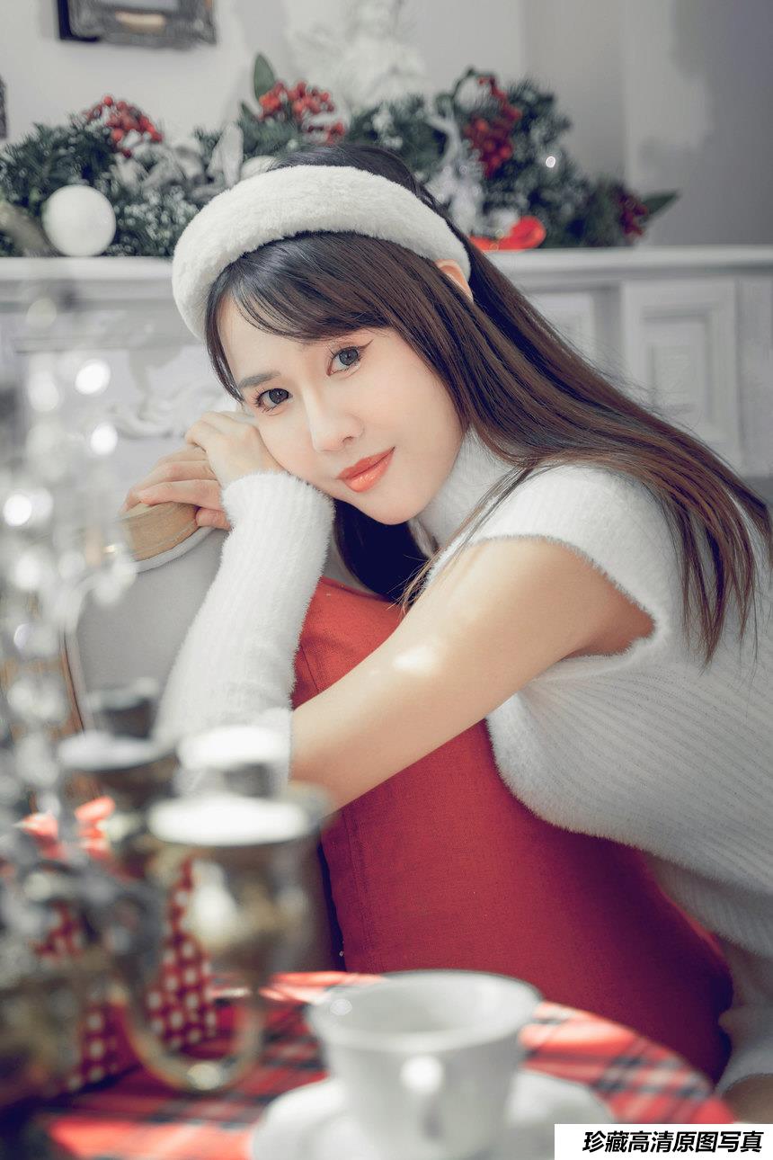 [YITUYU艺图语]2021.12.21 圣诞少女 lin[41+1P／446MB]