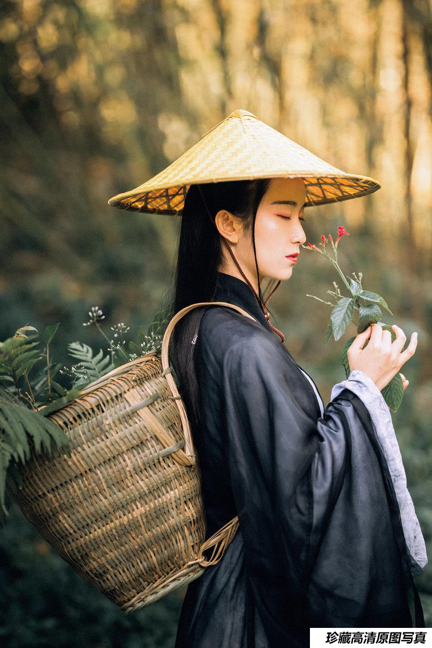 [YITUYU艺图语]2021.12.15 采药 七屿[29+1P／465MB]