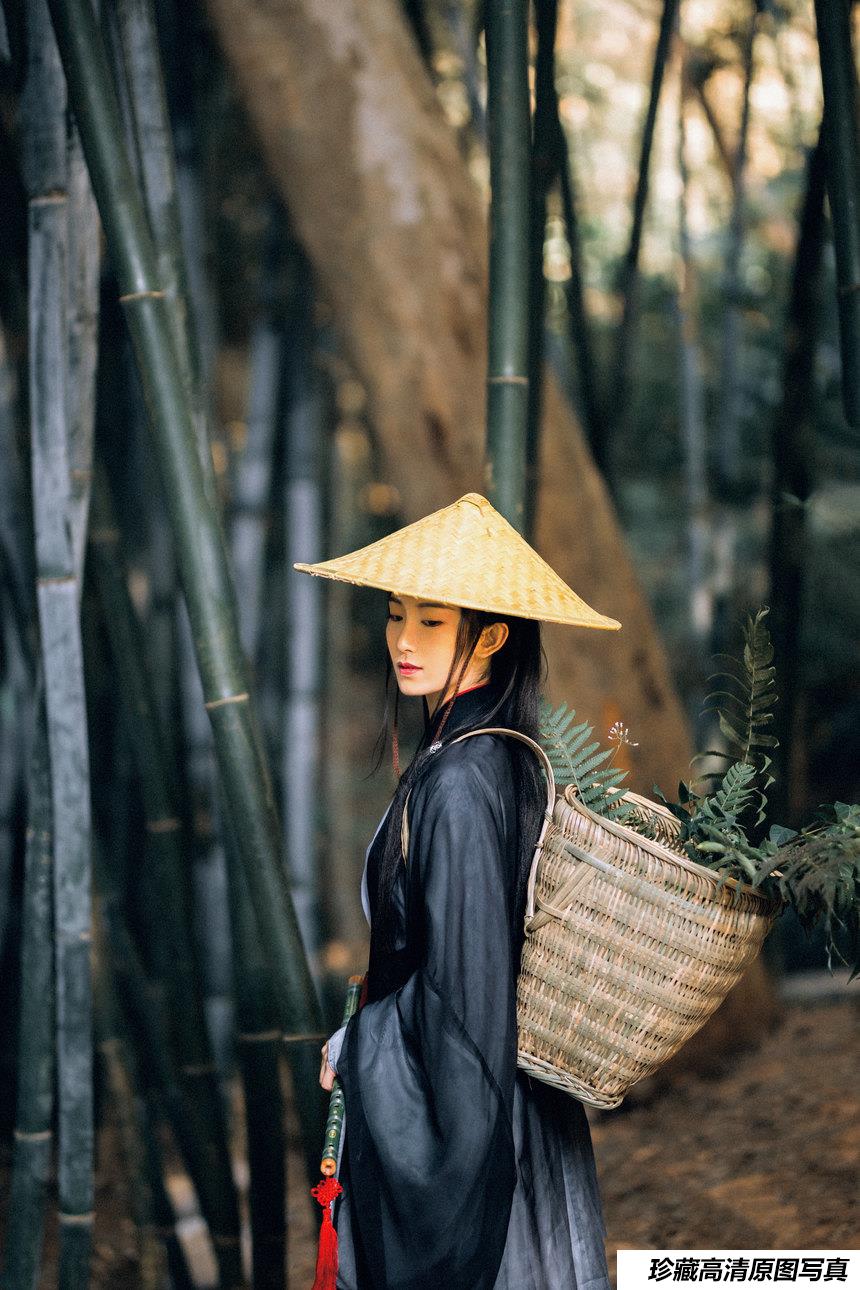 [YITUYU艺图语]2021.12.15 采药 七屿[29+1P／465MB]