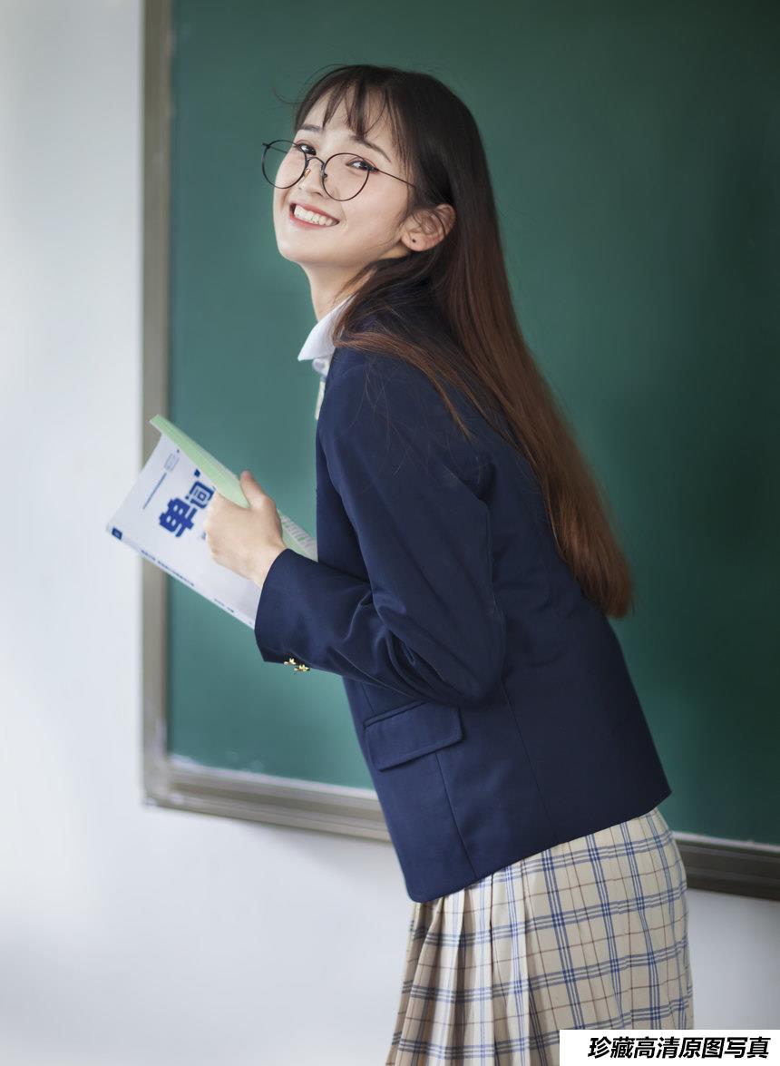 [YITUYU艺图语]2021.12.28 开学季 丫丫[21+1P／192MB]