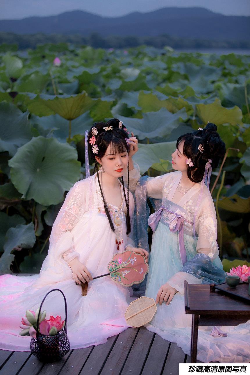 [YITUYU艺图语]2021.12.24 赏荷 僵僵[23+1P／463MB]