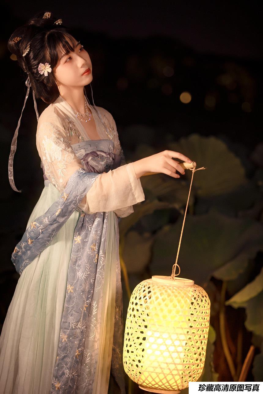 [YITUYU艺图语]2021.12.24 赏荷 僵僵[23+1P／463MB]