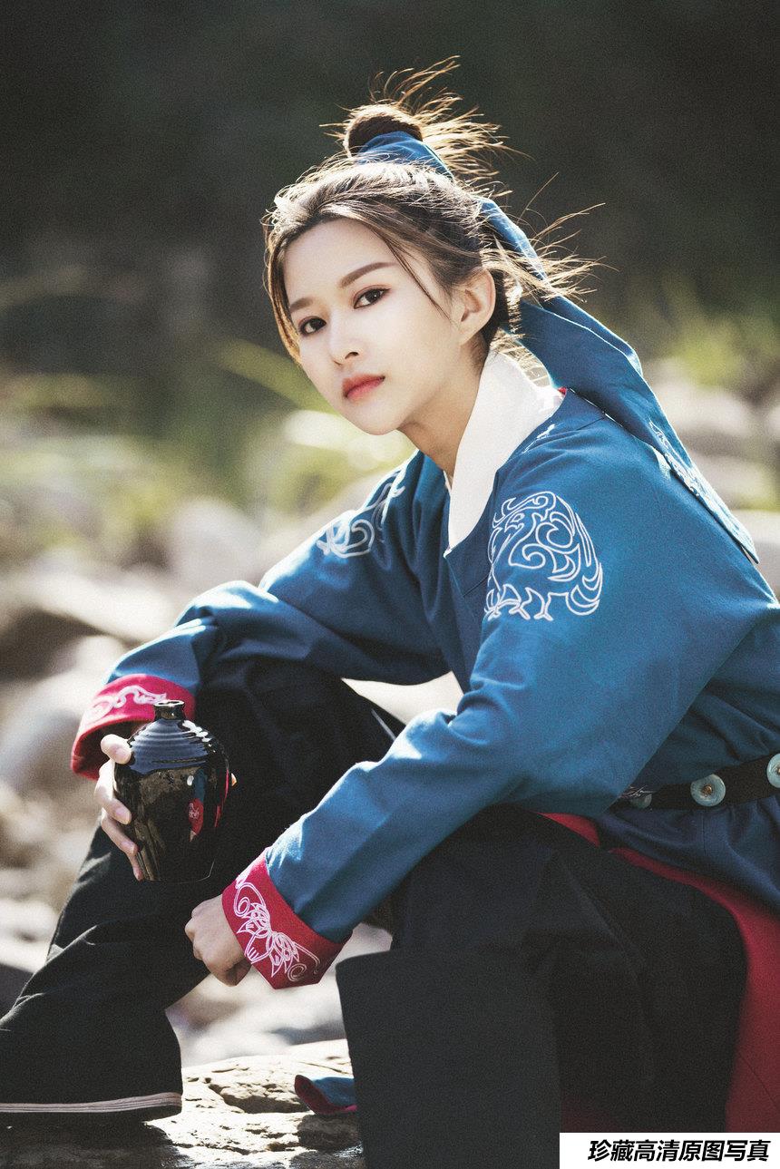 [YITUYU艺图语]2021.12.24 美少女的武侠梦 吕陈[31+1P／628MB]