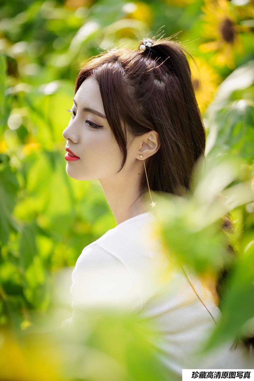 [YITUYU艺图语]2021.12.30 向日葵花海 滕静[30+1P／626MB]