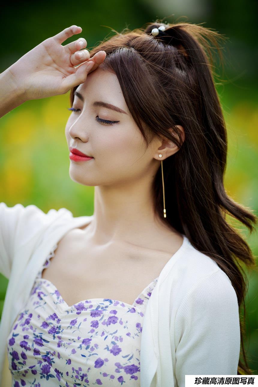 [YITUYU艺图语]2021.12.30 向日葵花海 滕静[30+1P／626MB]