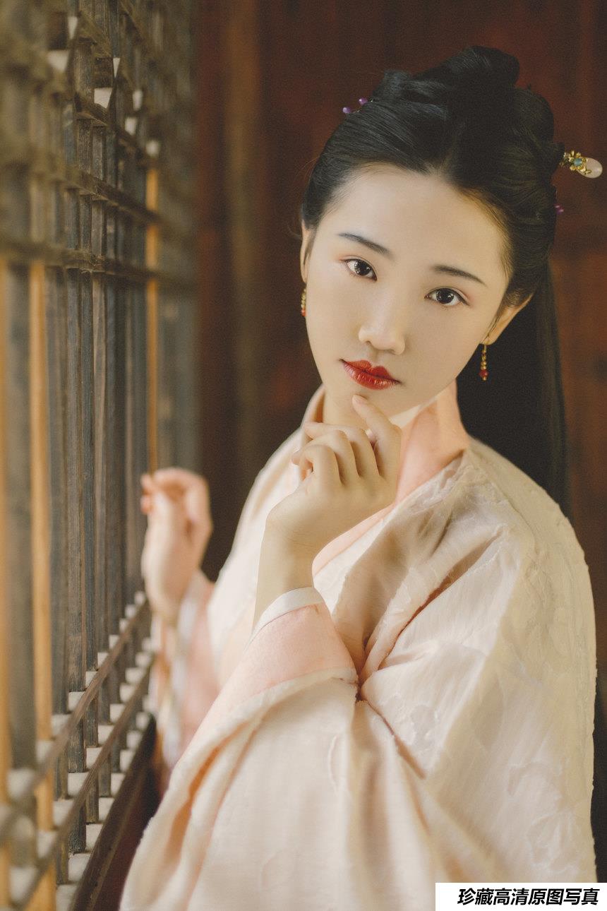 [YITUYU艺图语]2021.12.30 不知心恨谁 啊琰[34+1P／331MB]