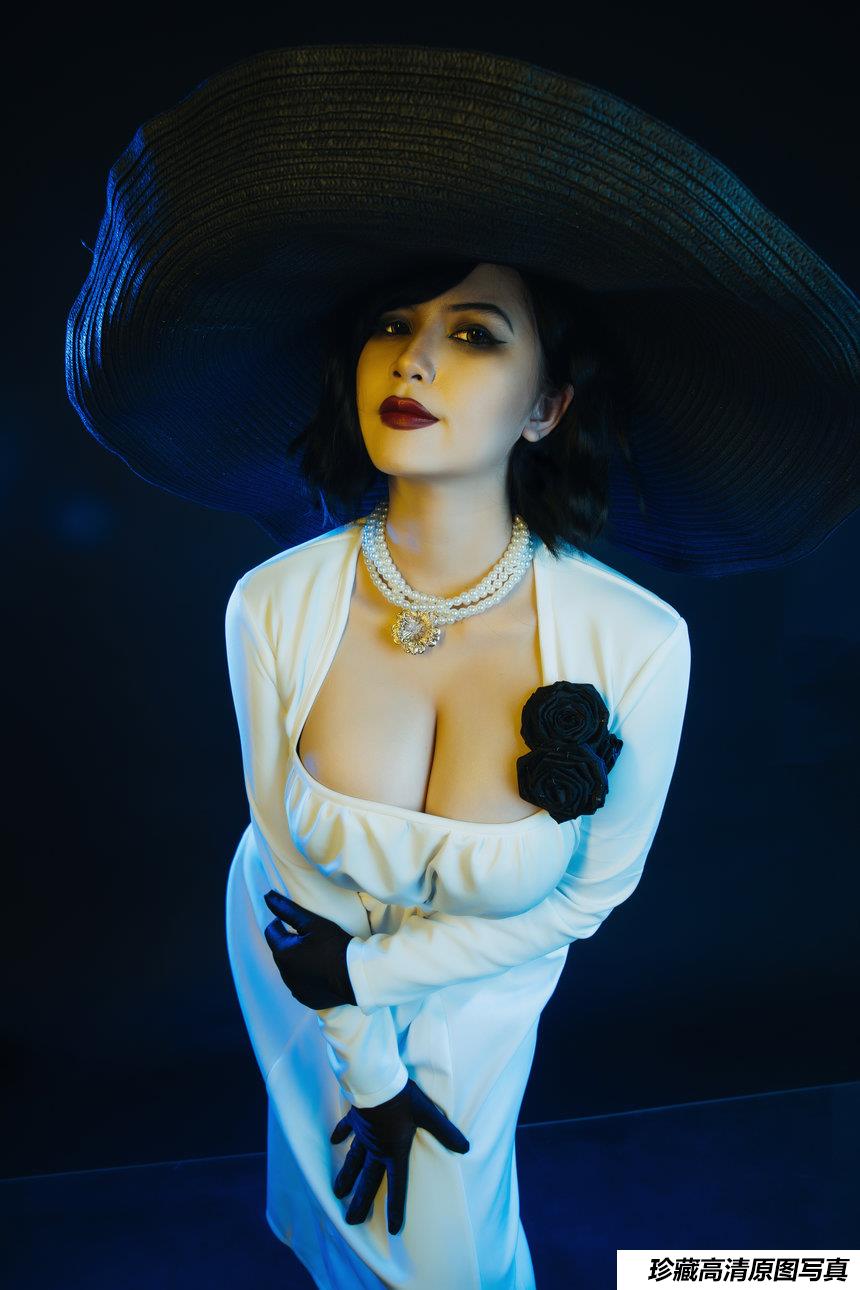 Uy Uy NO.014 - Lady Dimitrescu[28P／454MB]