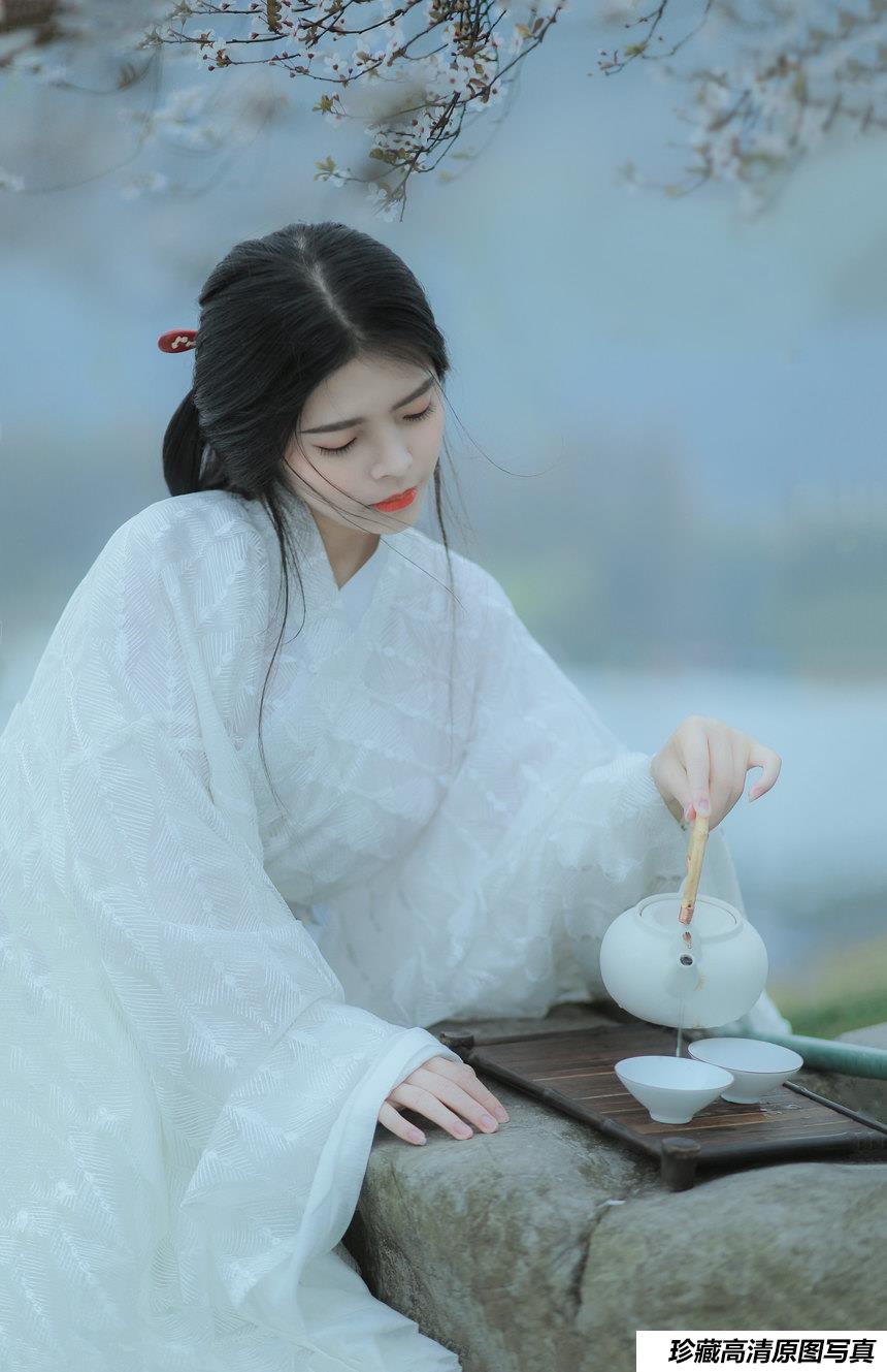 [YITUYU艺图语]2021.12.31 杏花雨 晚晚[20+1P／372MB]