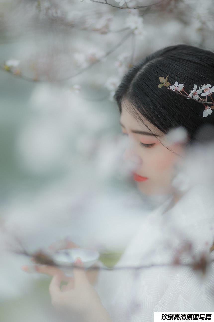 [YITUYU艺图语]2021.12.31 杏花雨 晚晚[20+1P／372MB]