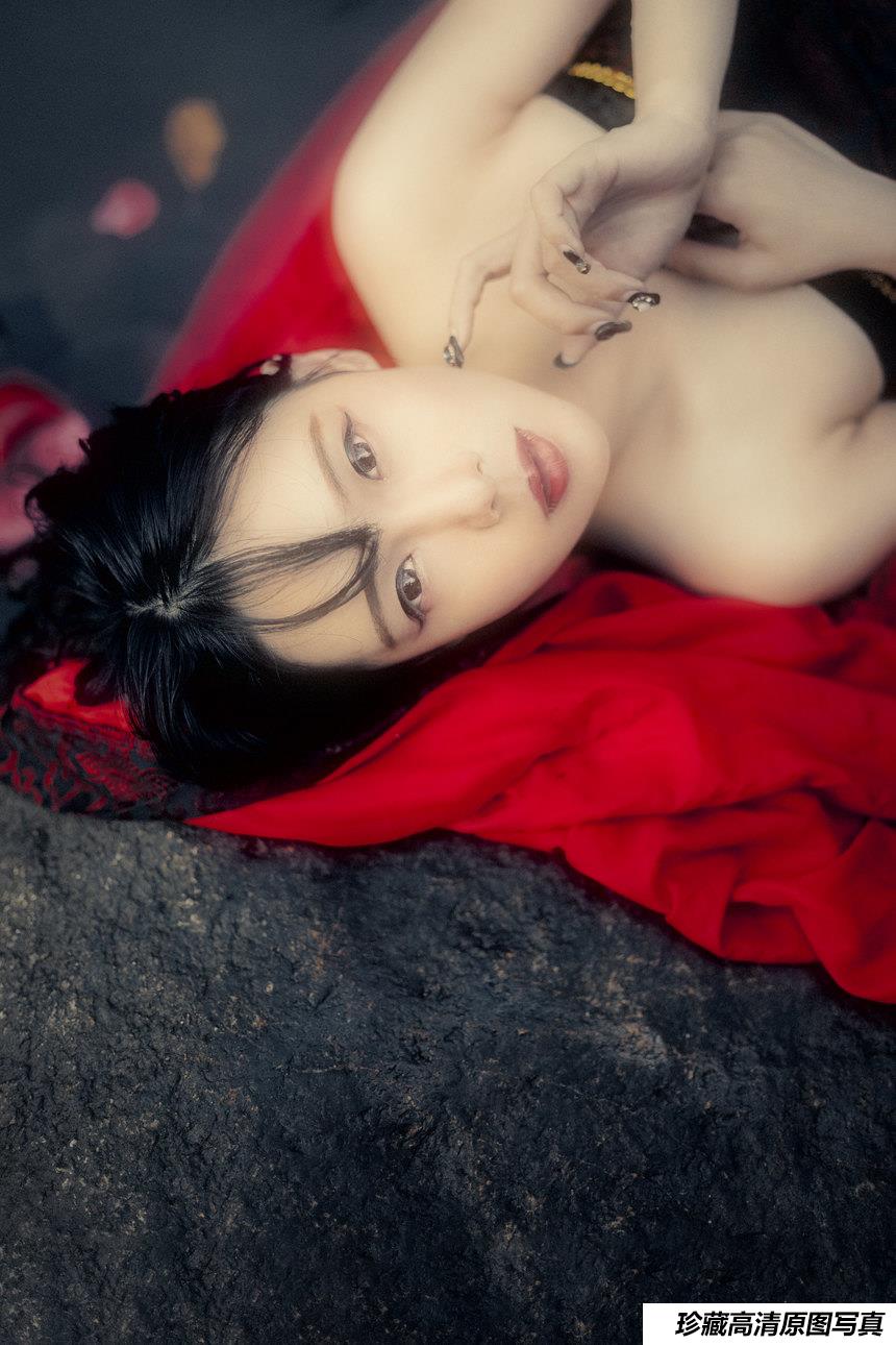 [YITUYU艺图语]2021.12.31 白水素女 北寒[28+1P／507MB]